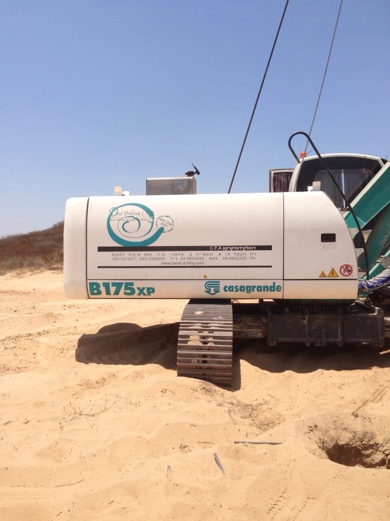 עבודת קידוח של דנאל קידוחים באתר בנייה